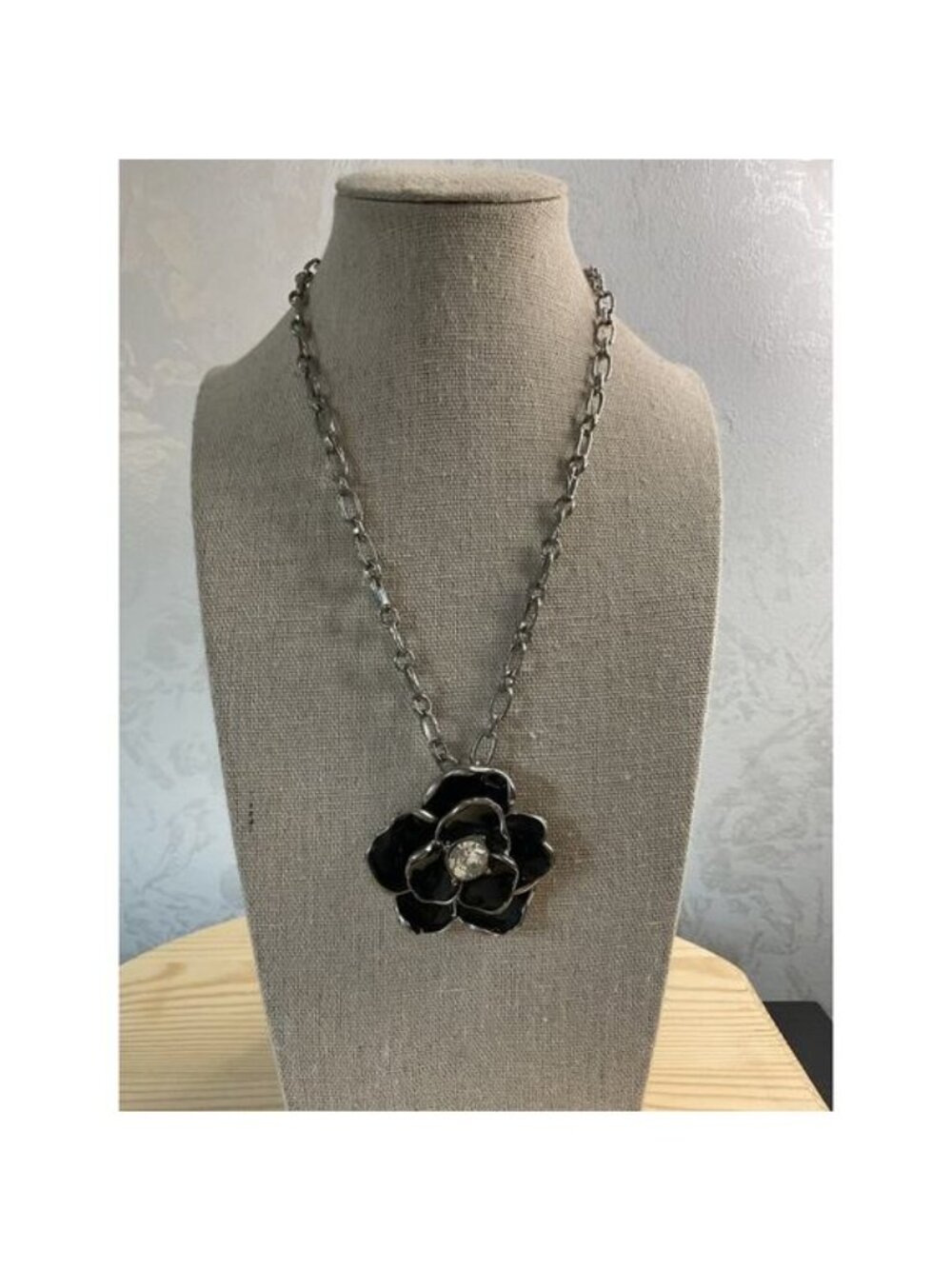 Bijoux Terner Vintage Black Enamel Camellia Flower Pendant Chunky Silver Chain
